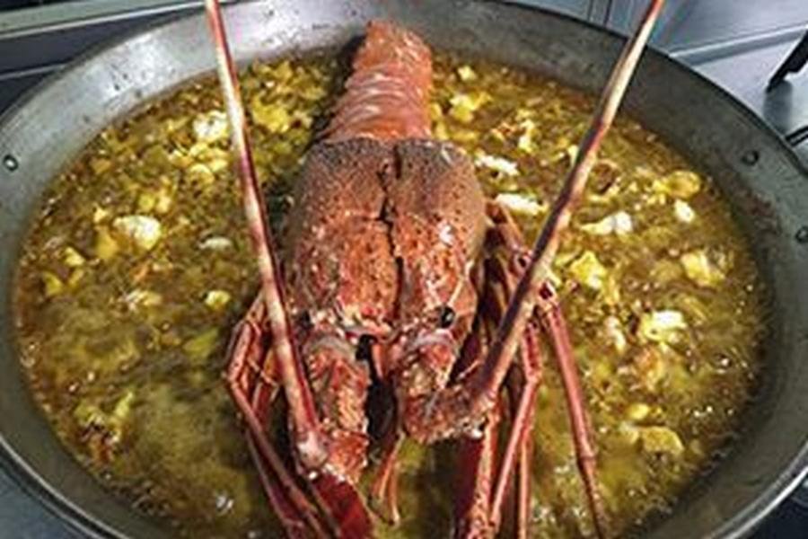 paella con aragosta